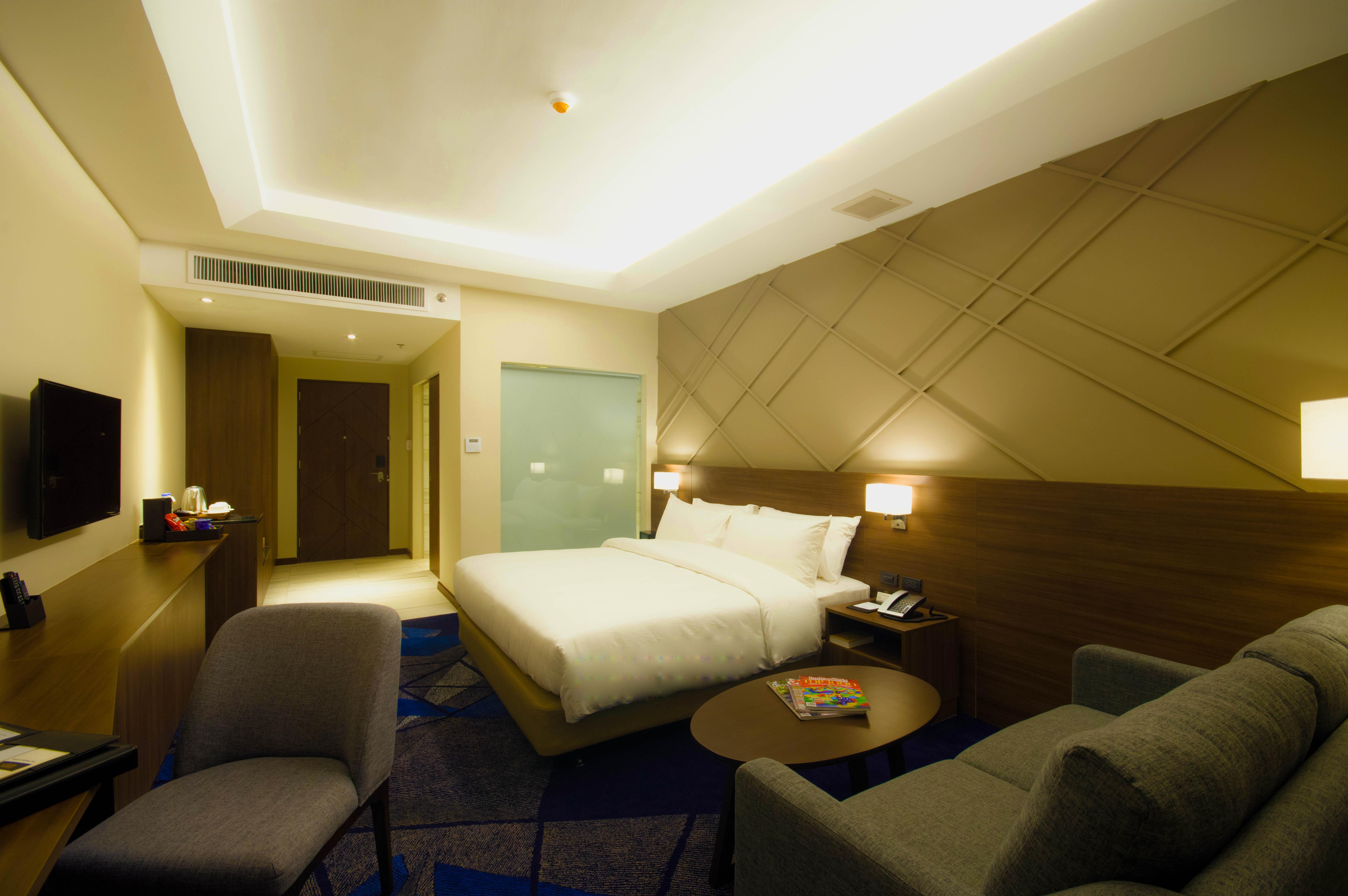 Luxent Hotel Кесон-Сити Экстерьер фото