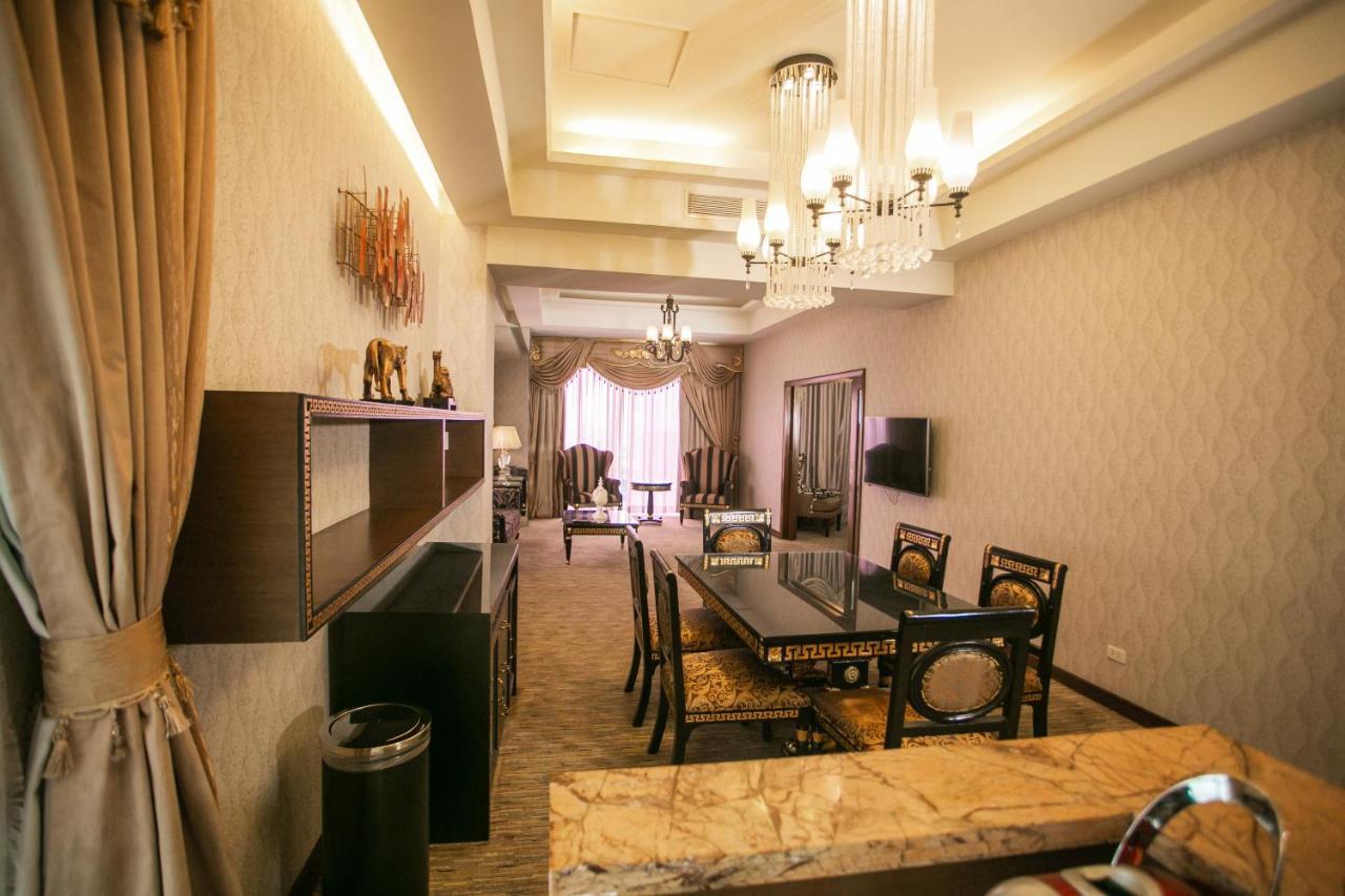 Luxent Hotel Кесон-Сити Экстерьер фото