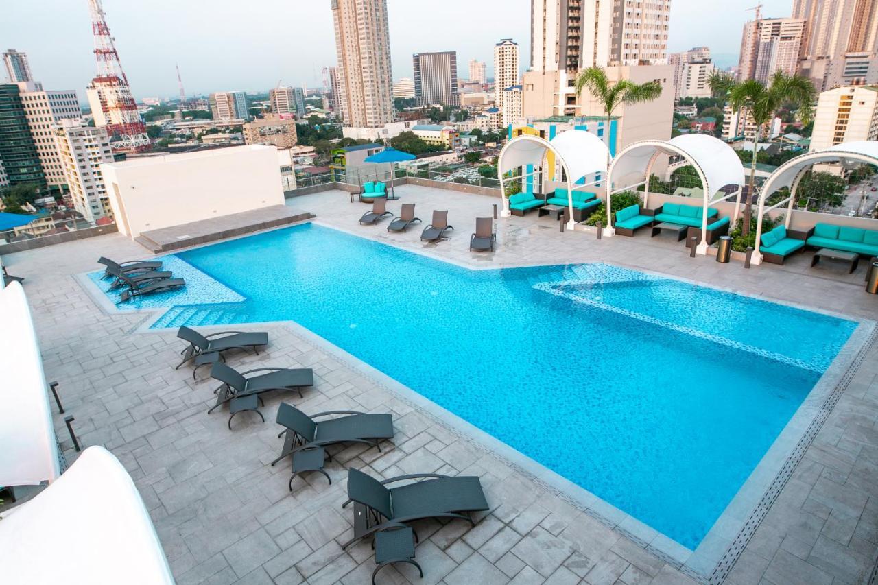 Luxent Hotel Кесон-Сити Экстерьер фото